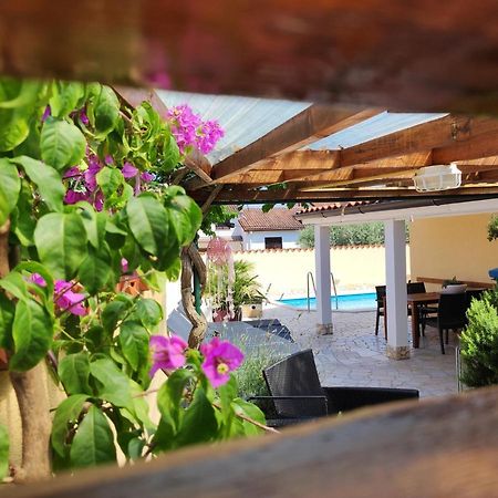Holiday Home "Mala Kuca " With Heated Pool PUY Exterior foto