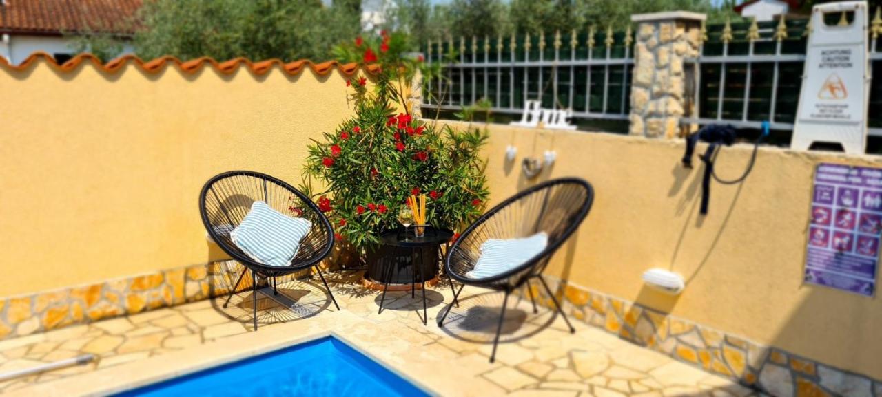 Holiday Home "Mala Kuca " With Heated Pool PUY Exterior foto