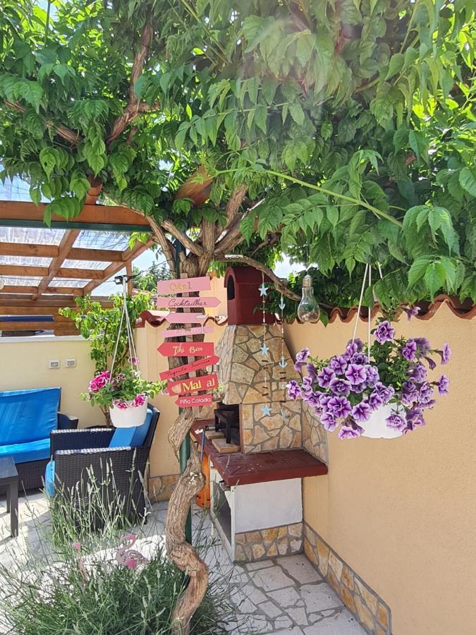 Holiday Home "Mala Kuca " With Heated Pool PUY Exterior foto