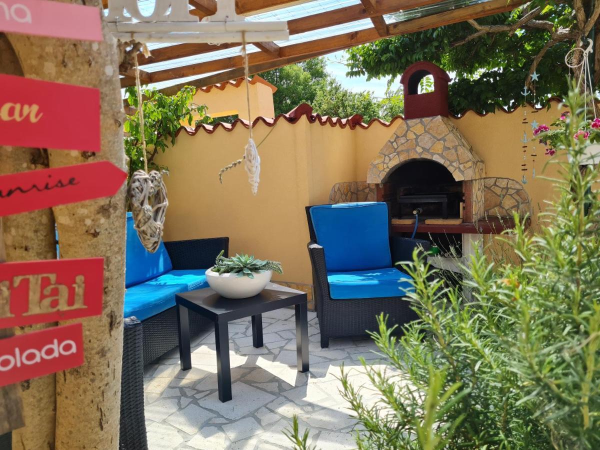 Holiday Home "Mala Kuca " With Heated Pool PUY Exterior foto