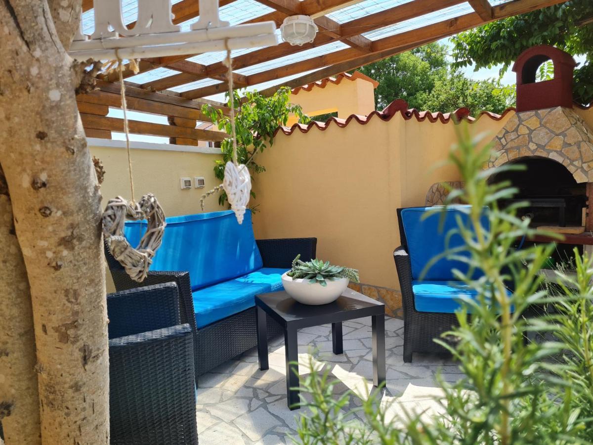 Holiday Home "Mala Kuca " With Heated Pool PUY Exterior foto