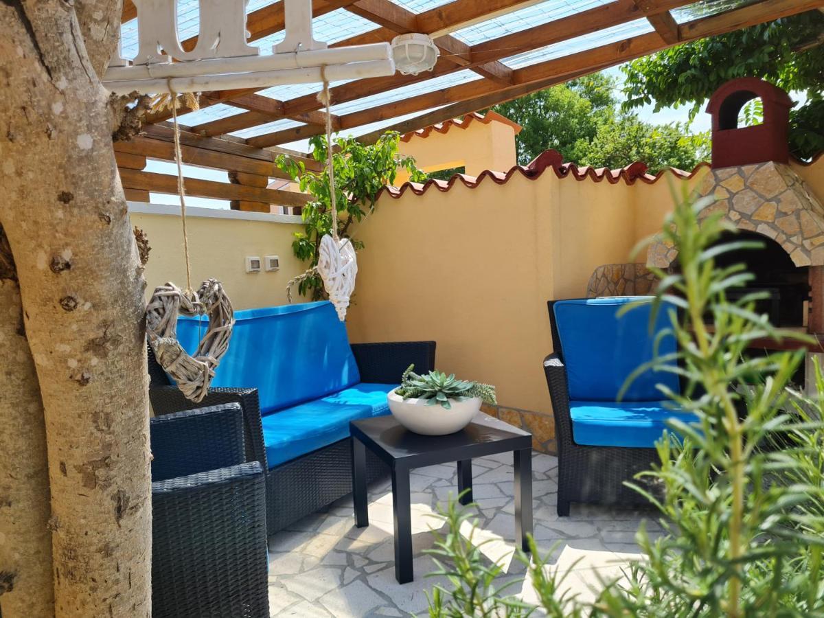 Holiday Home "Mala Kuca " With Heated Pool PUY Exterior foto