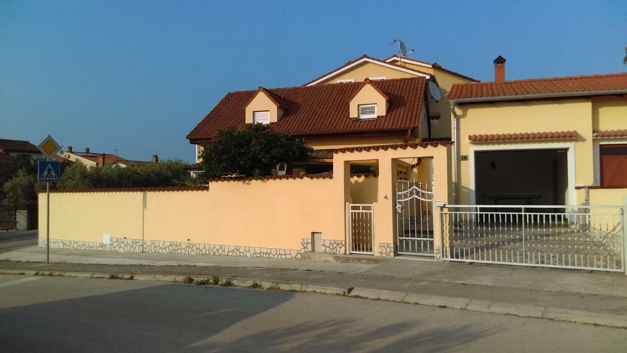 Holiday Home "Mala Kuca " With Heated Pool PUY Exterior foto