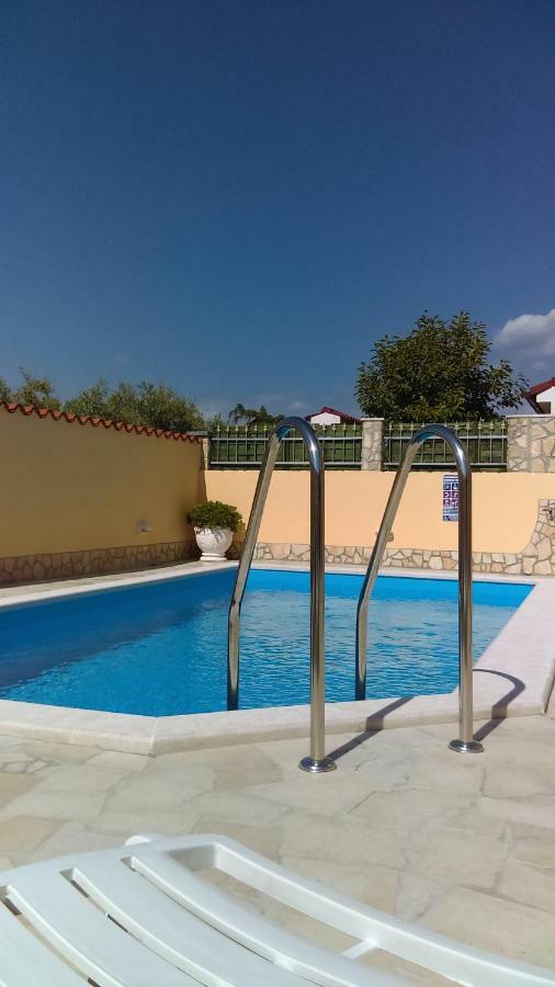 Holiday Home "Mala Kuca " With Heated Pool PUY Exterior foto